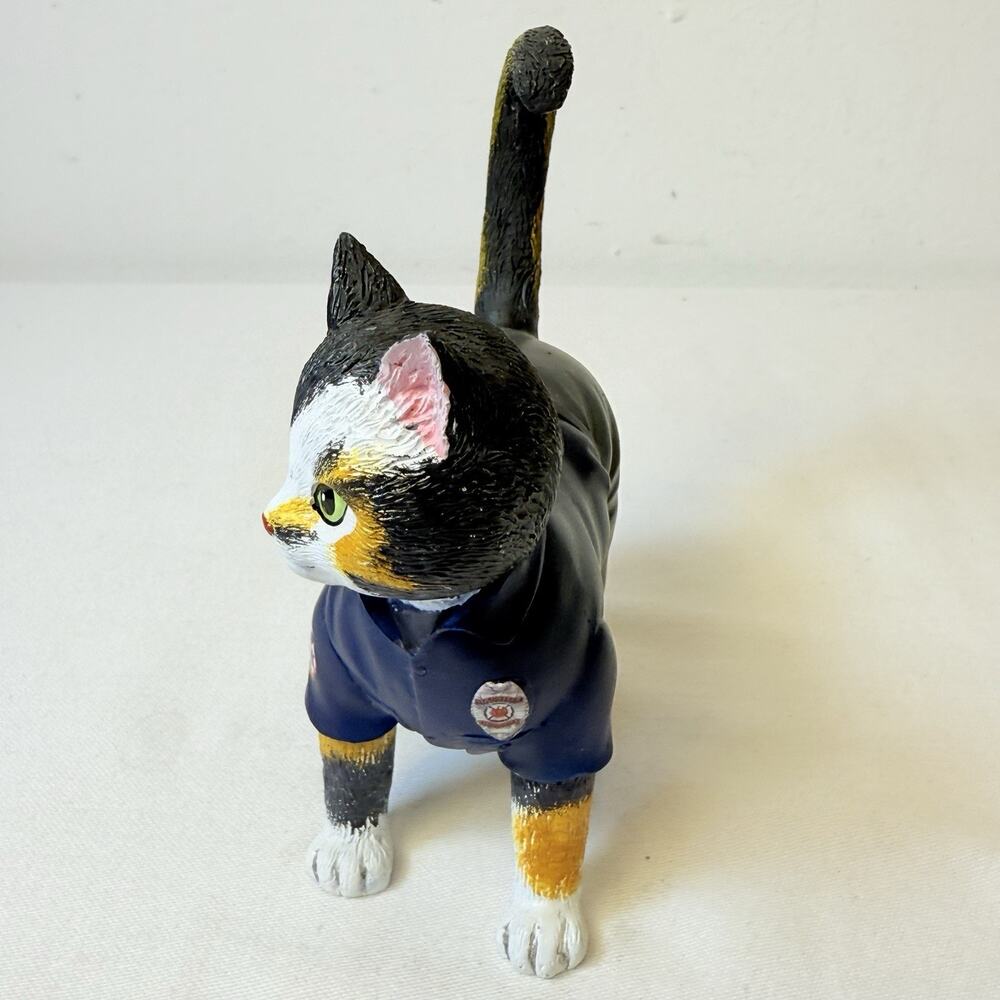 Hamilton Furr-ever Firefighter Hooks & Ladders Cat Figurine - Picture 6 of 11